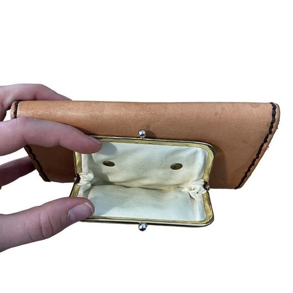 Vintage Hand Tooled Brown Tan Leather Floral Kiss Lock Western Boho Wallet - Picture 8 of 9